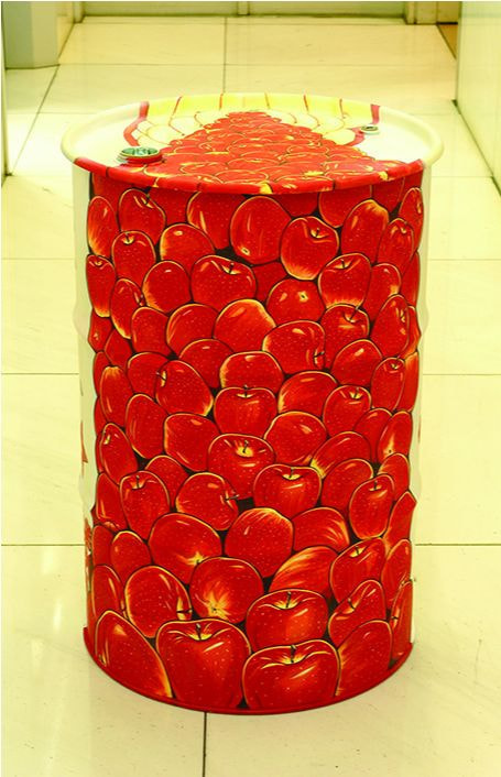 りんごが描かれたドラムカン